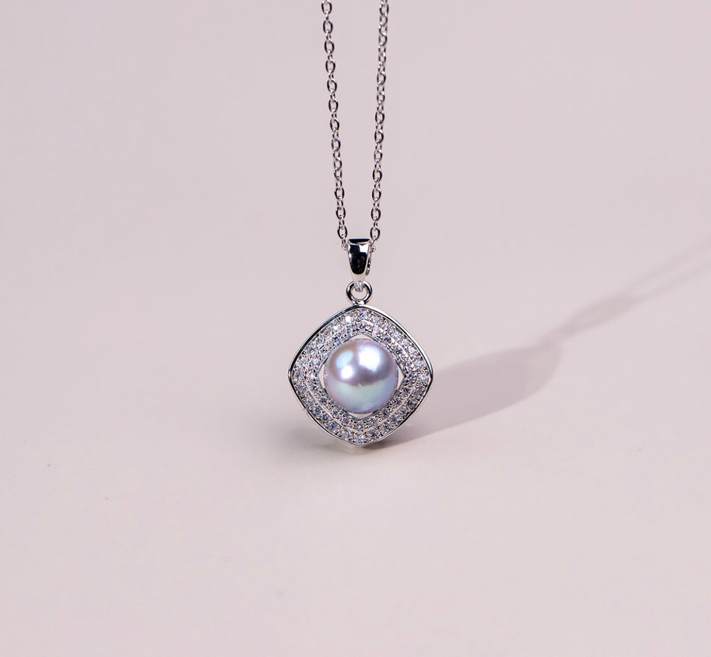 Freshwater Baroque Pearl Pendant Necklace